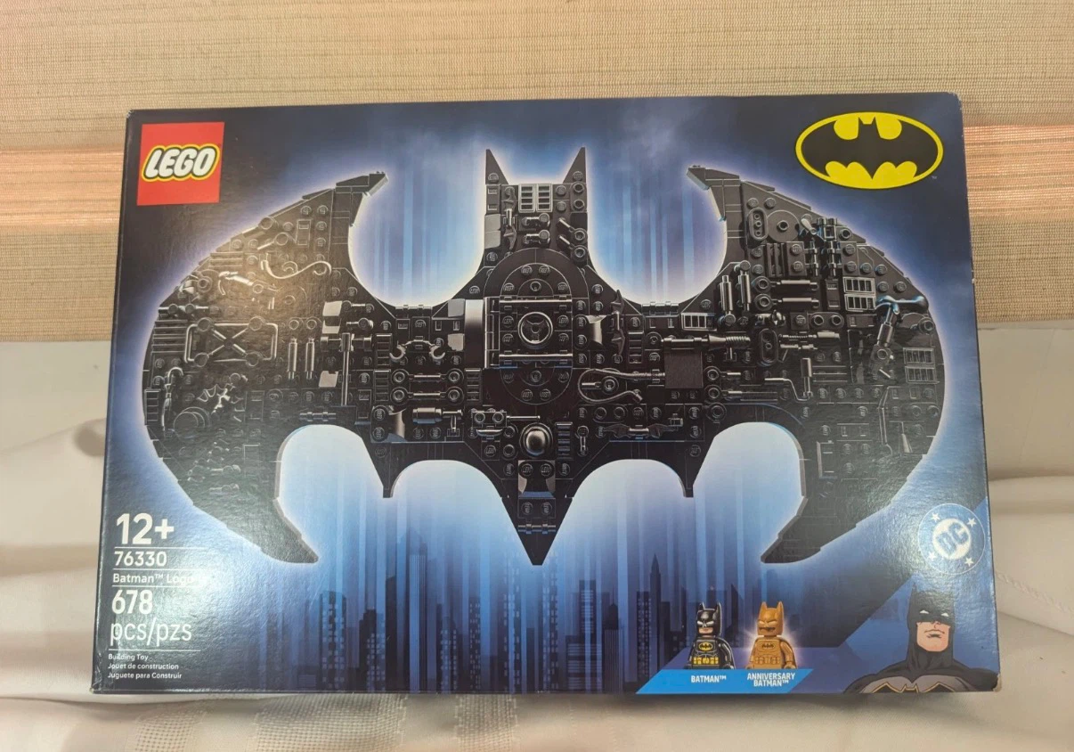 LEGO Batman Logo 76330