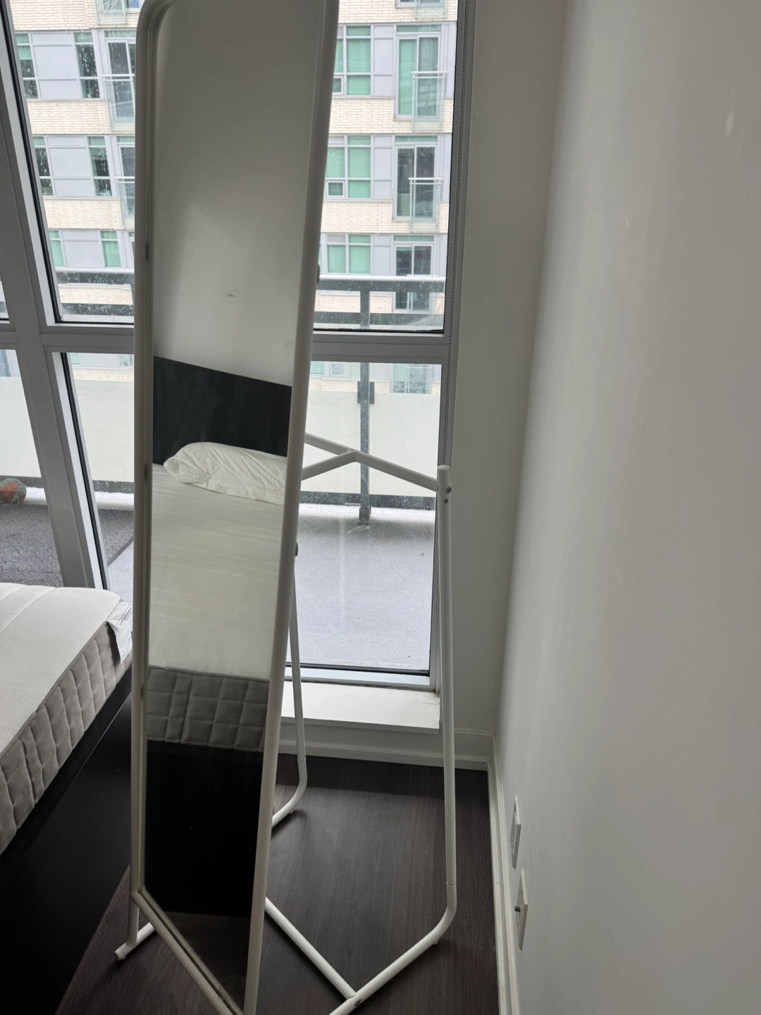 IKEA Knapper standing mirror with clothes rail - photo 3