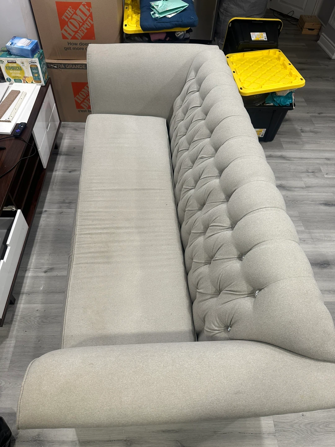 Light grey tufted sofa with crystal buttons - photo 3