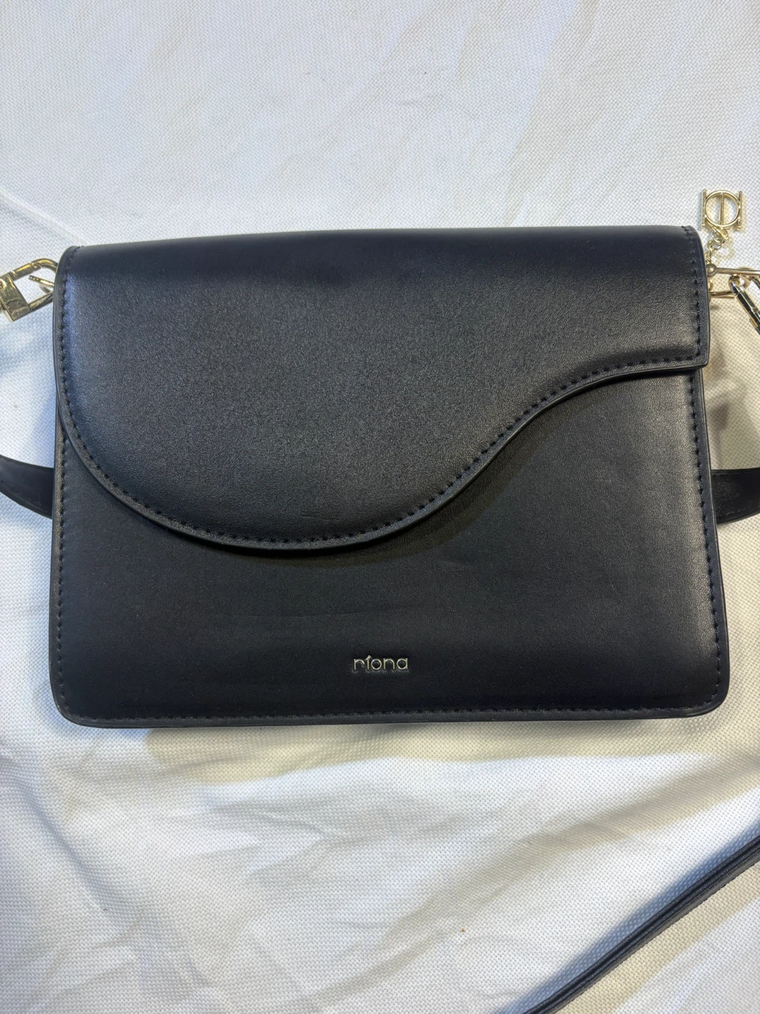 Riona black shoulder bag