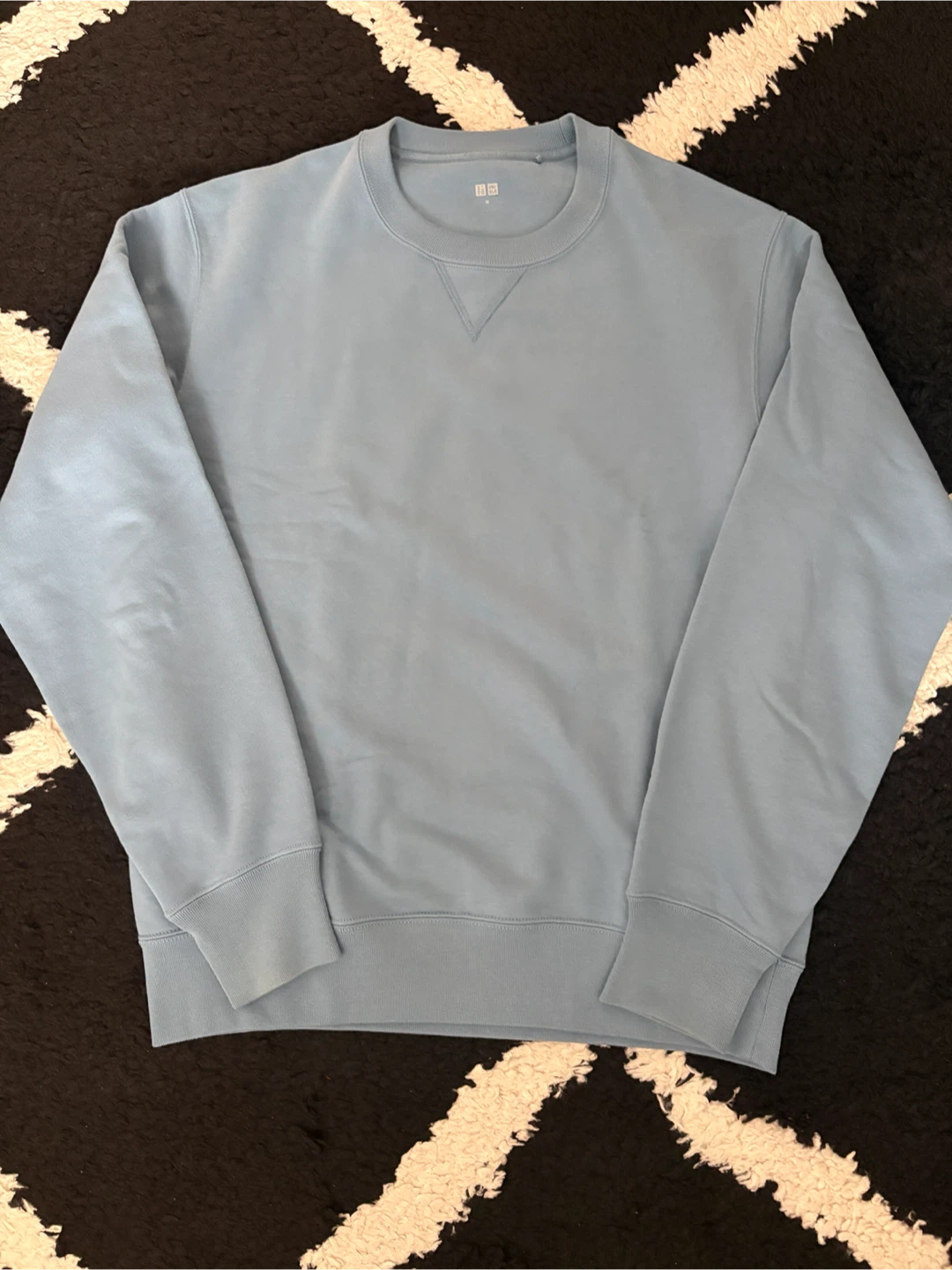 Uniqlo Light Blue Crewneck Sweatshirt - photo 2