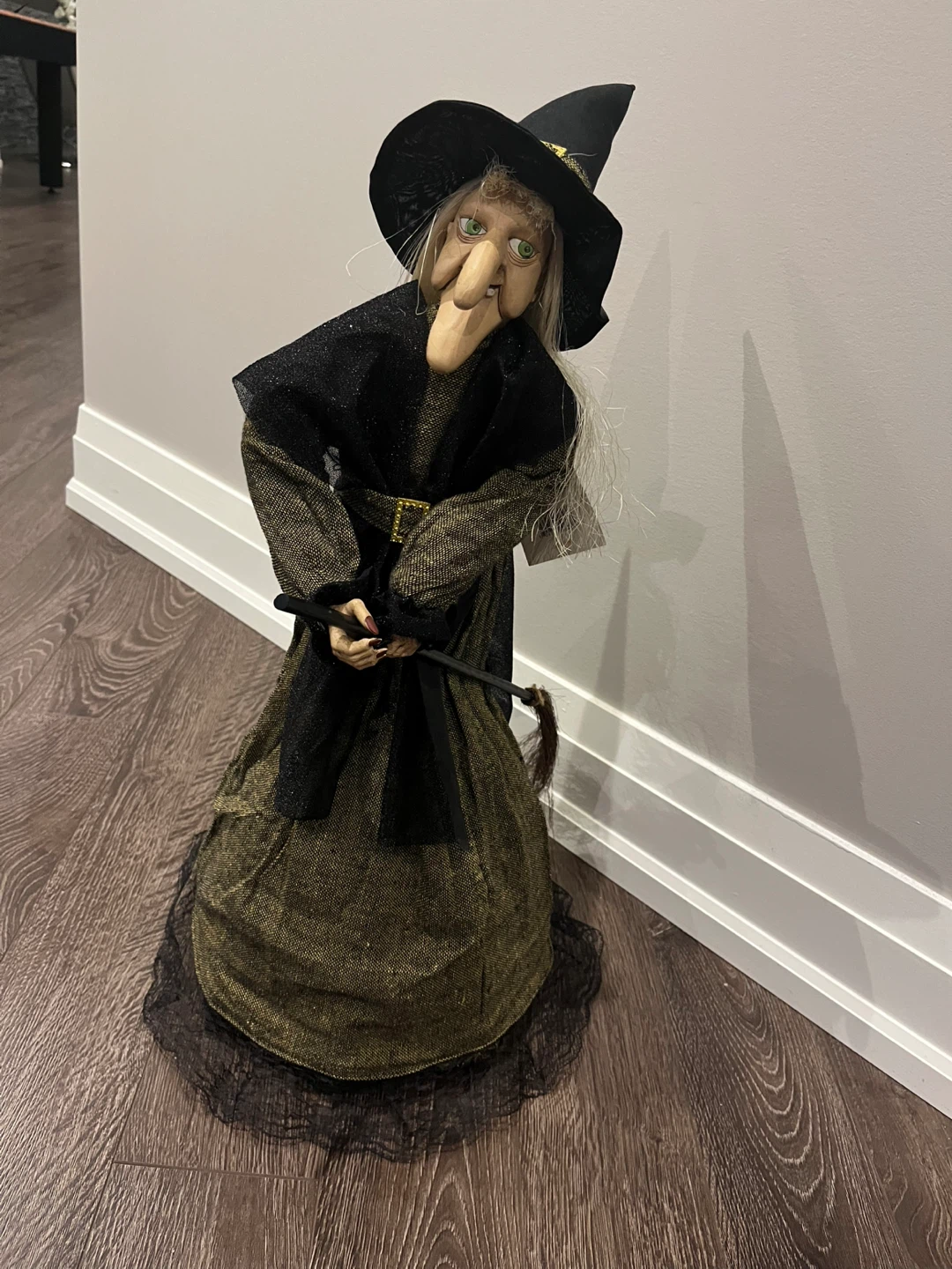 Seasonal Witch Decoration - photo 2