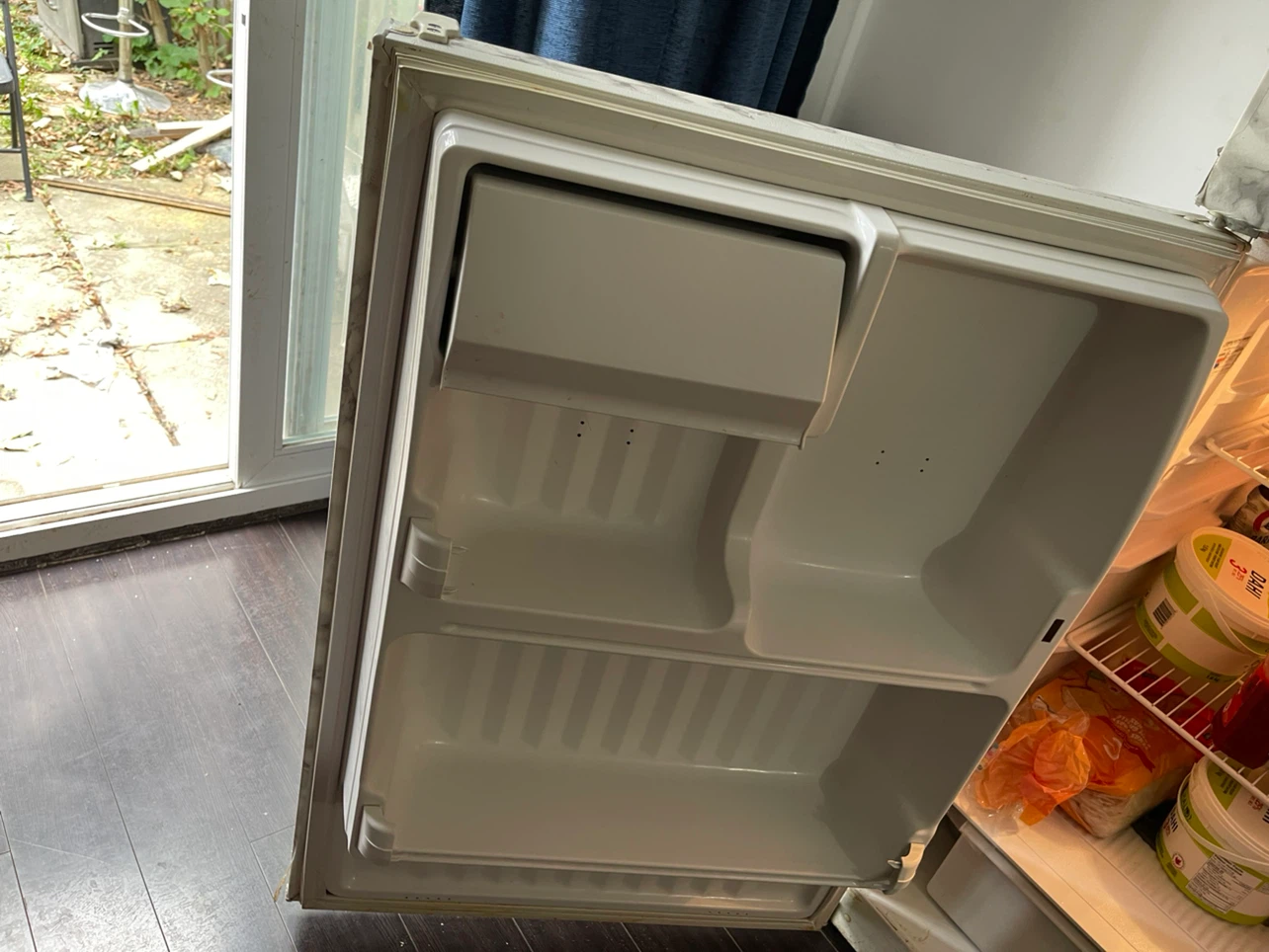 White top-mount refrigerator - photo 2