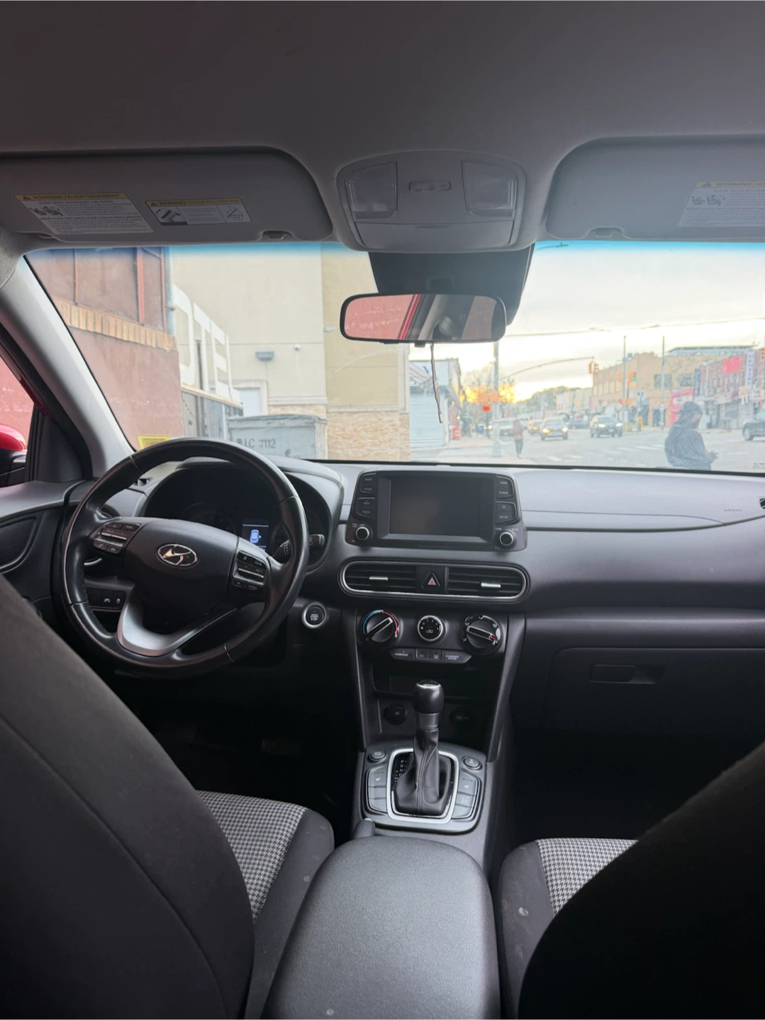 Red Hyundai Kona - photo 5