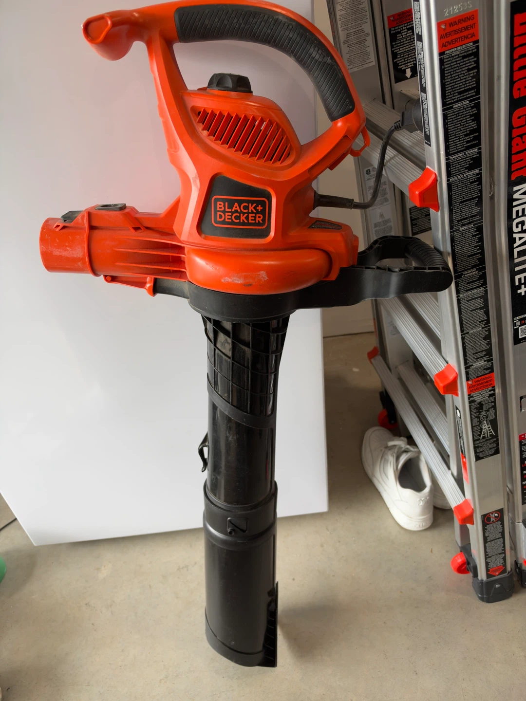 Black+Decker Blower/Vac Model BV6600