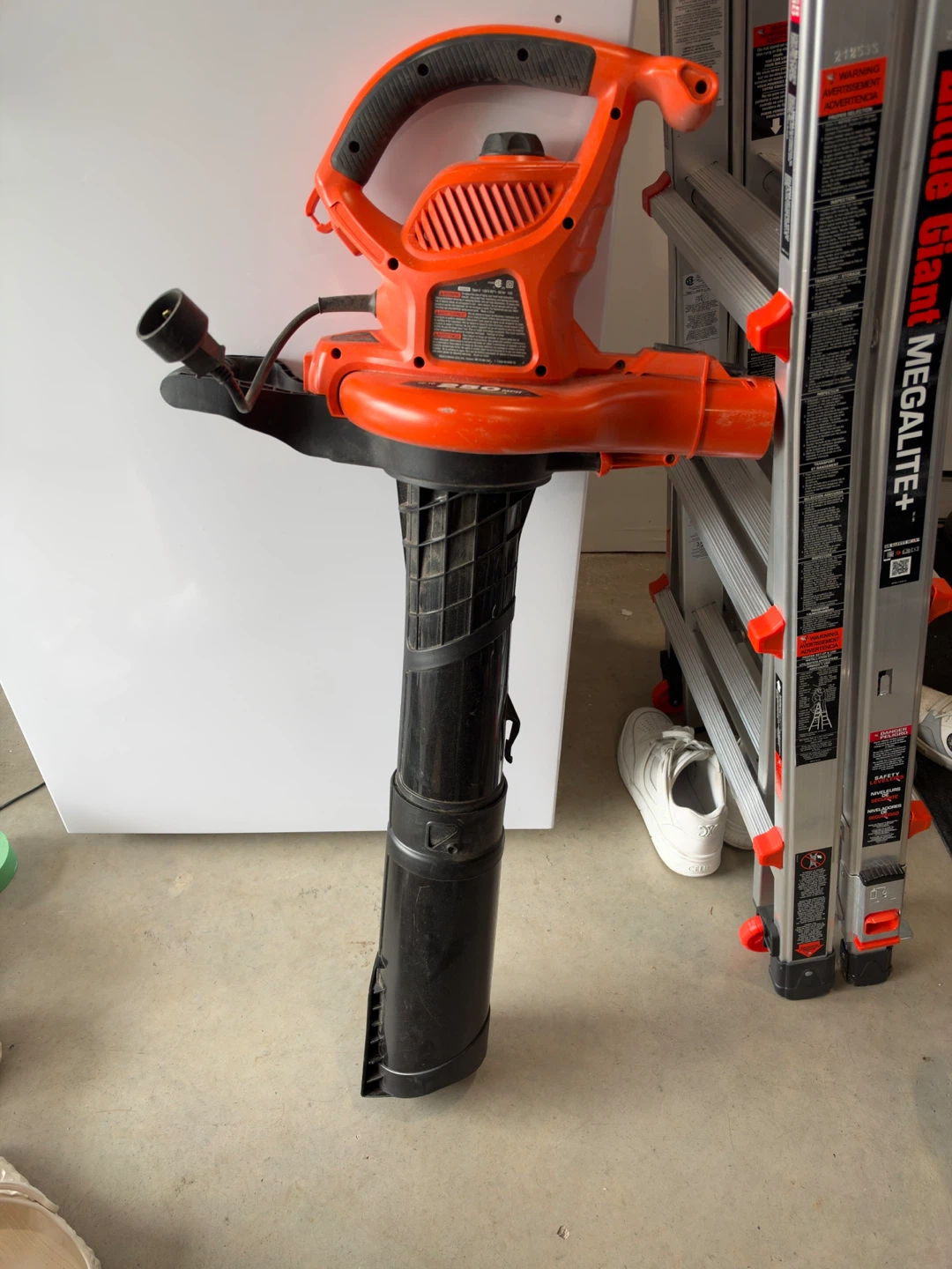 Black+Decker Blower/Vac Model BV6600 - photo 2