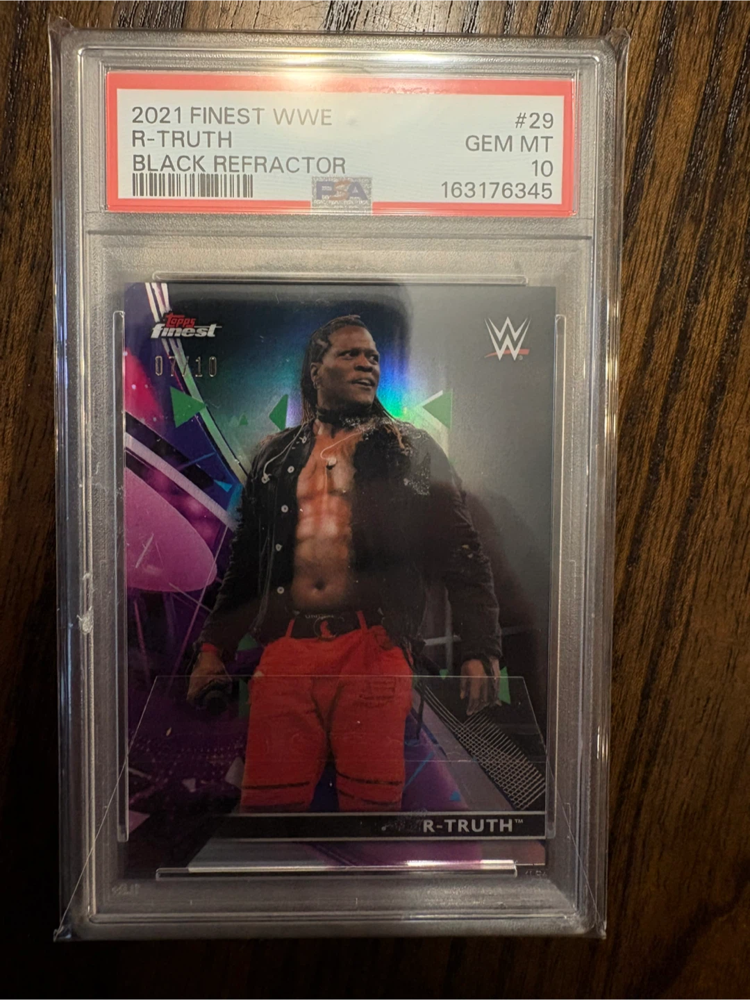 2021 TOPPS FINEST WWE BLACK REFRACTOR #29 R-TRUTH 7/10 PSA 10