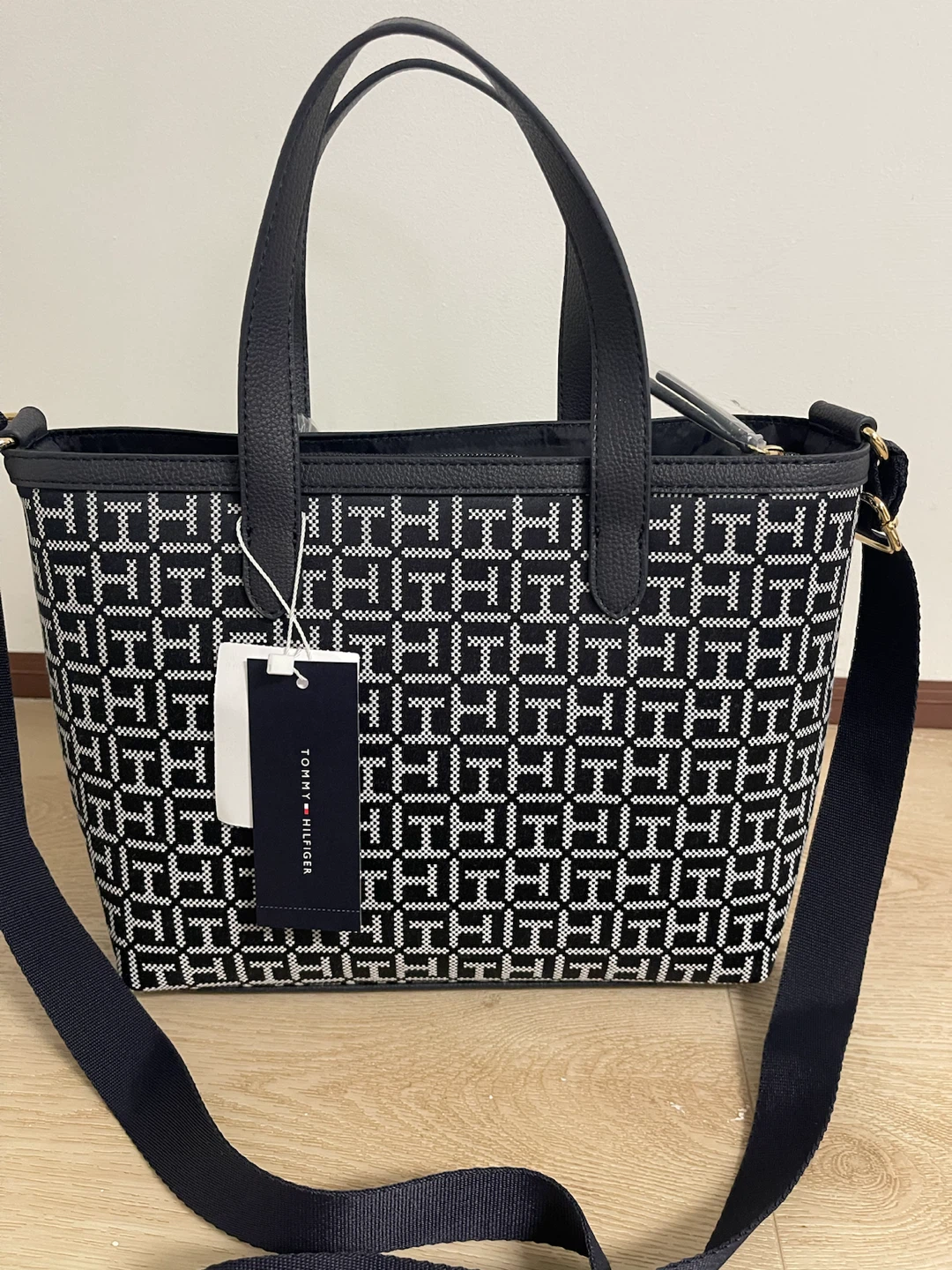Tommy Hilfiger Monogram Tote Bag - photo 2