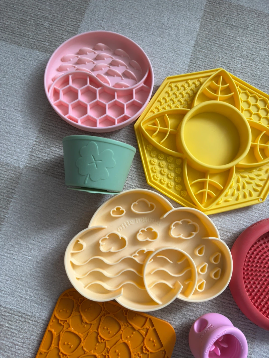Assorted Silicone Pet Enrichment and Slow Feeders Dog bowls - photo 3