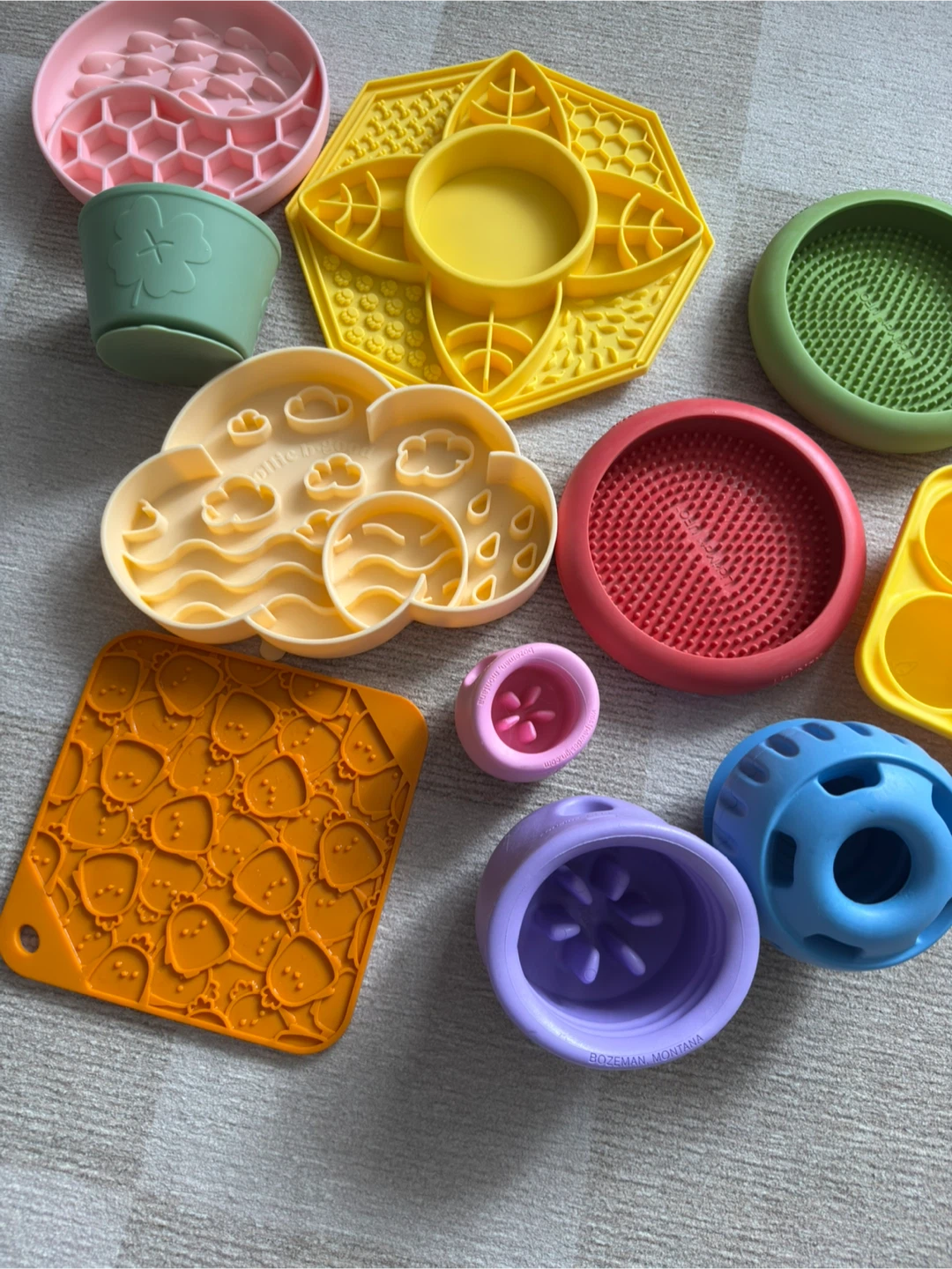 Assorted Silicone Pet Enrichment and Slow Feeders Dog bowls - photo 5