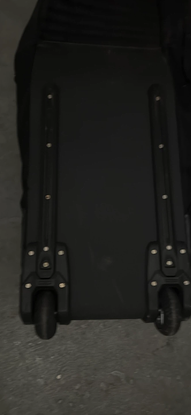 Black two wheels duffel bag - photo 3