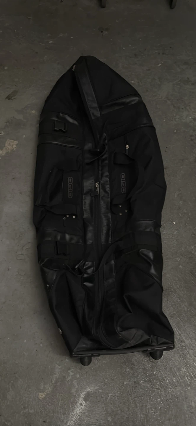 Black two wheels duffel bag - photo 5