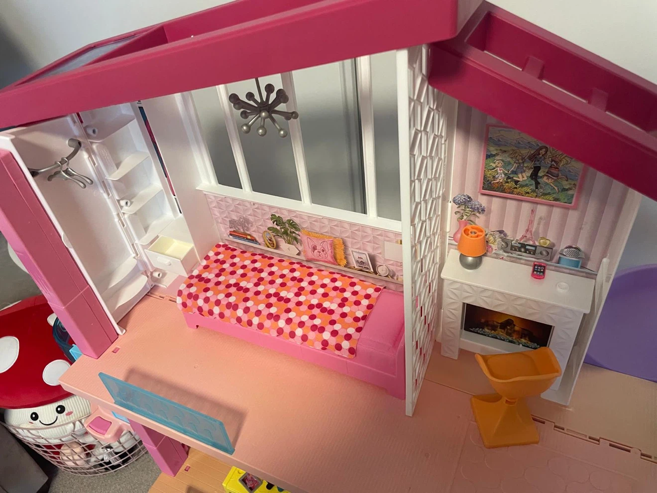 Barbie 3-Story Dreamhouse Playset with 4 Dolls & Convertible Car - photo 3