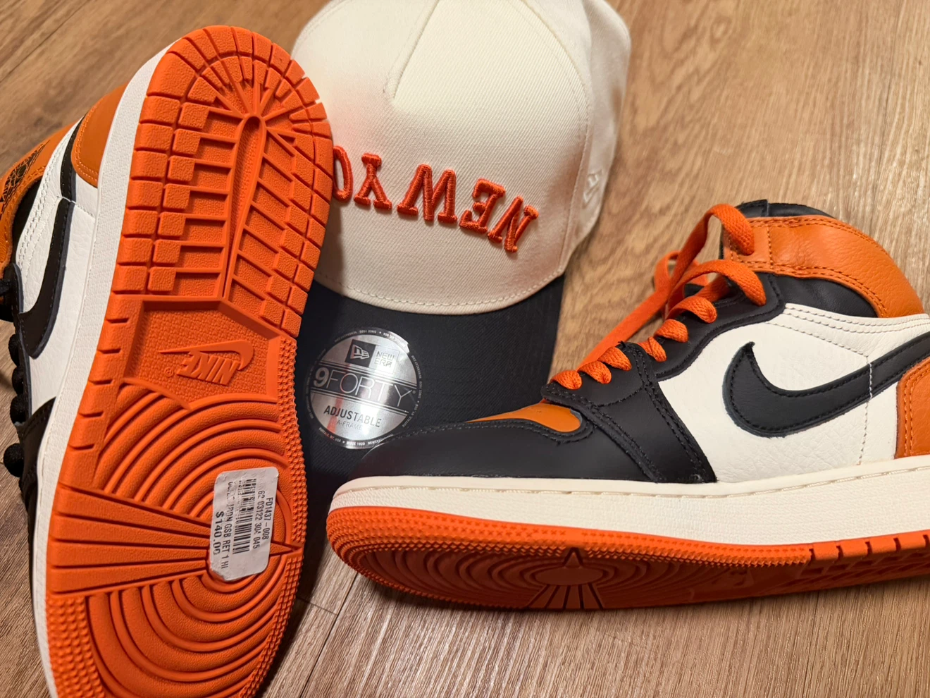Nike Air Jordan 1 Retro High & New Era Cap Set