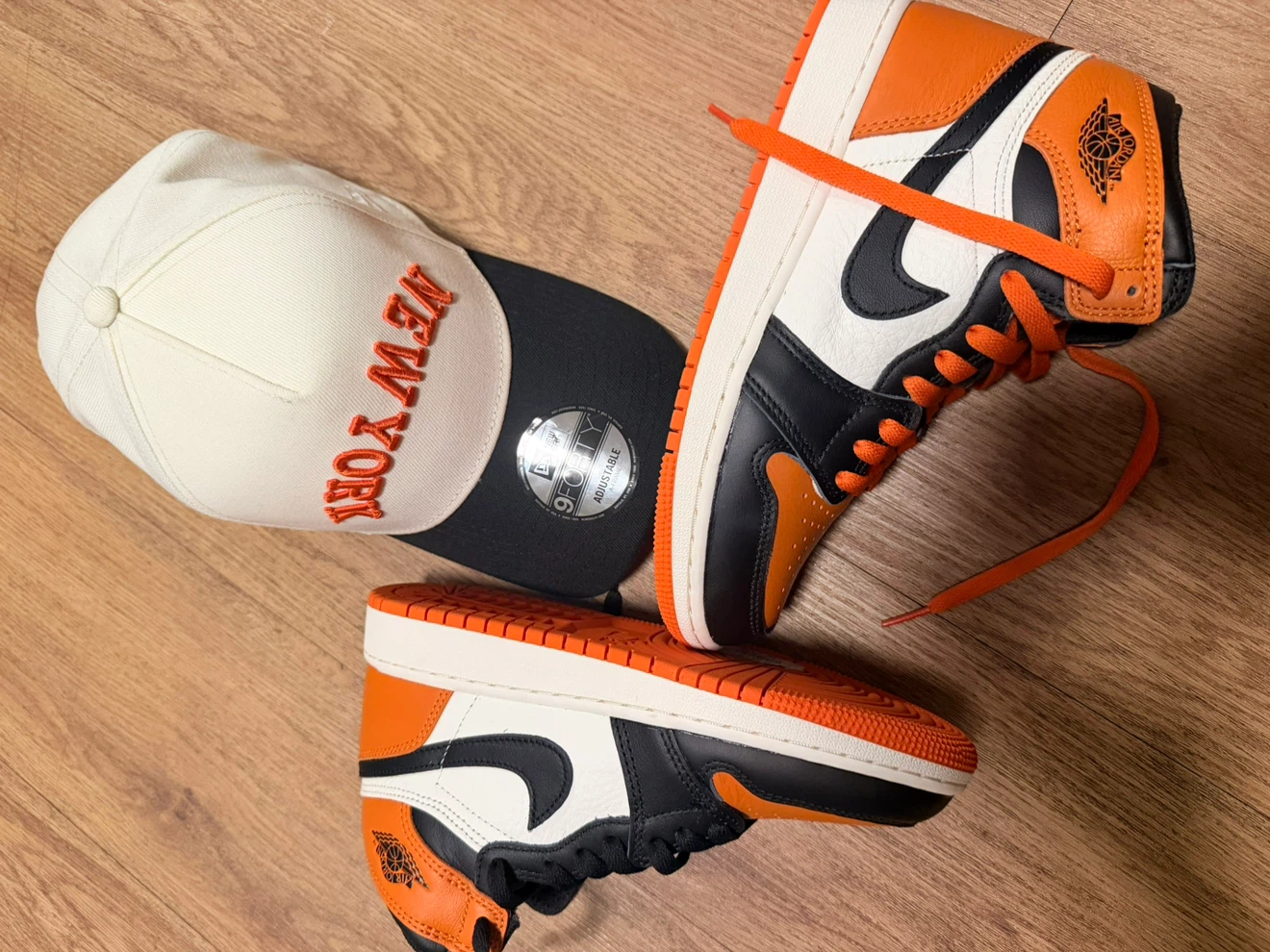 Nike Air Jordan 1 Retro High & New Era Cap Set - photo 2