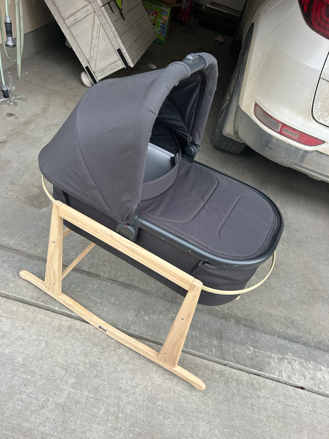 Uppa Baby Bassinet with Jolly Jumper Stand - photo 2