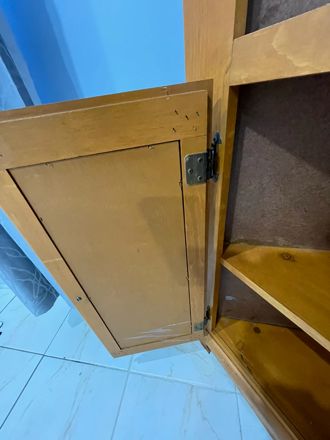 Solid Wood Corner Display Cabinet - photo 3