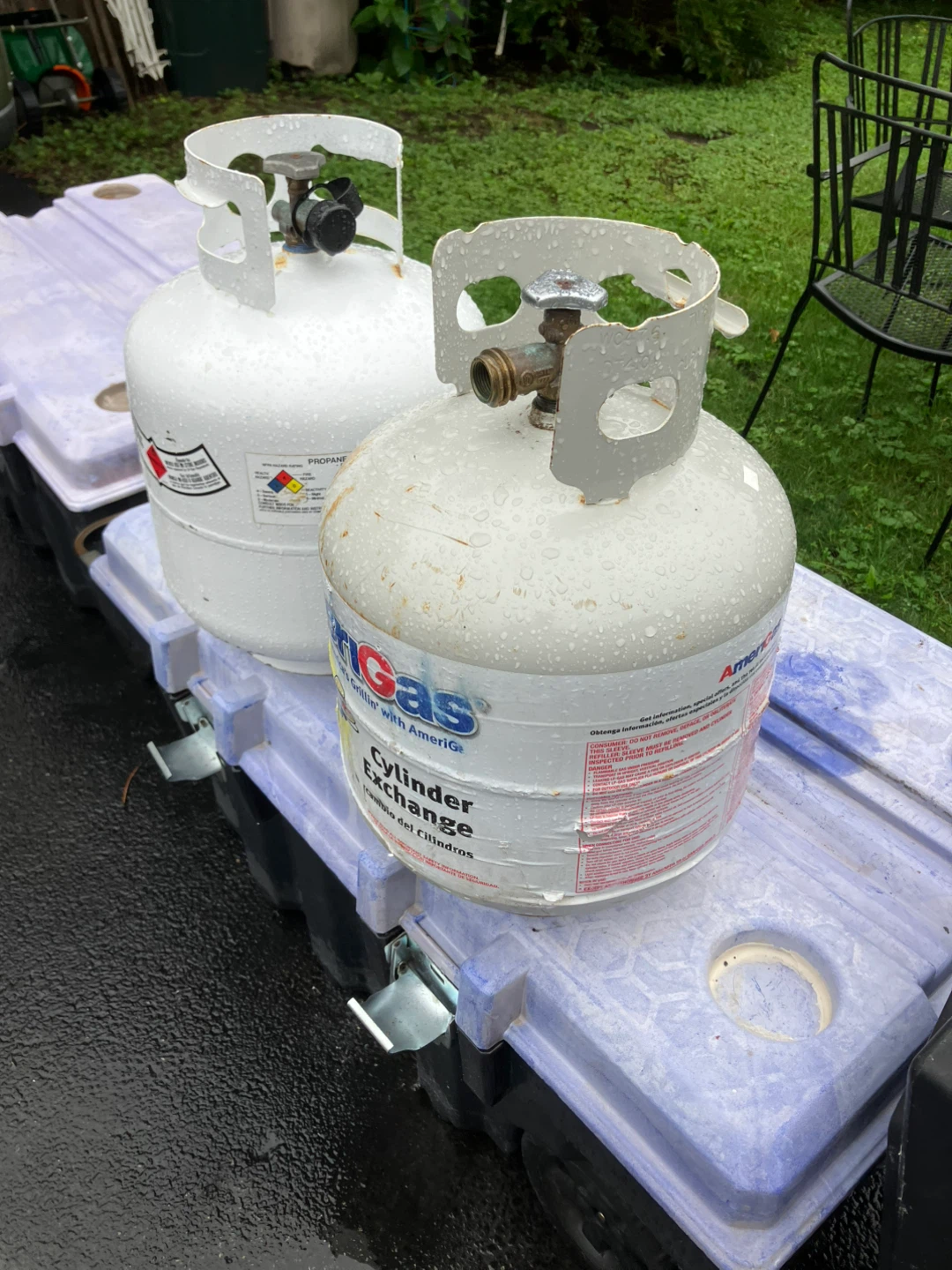 2 Propane Tanks - photo 3