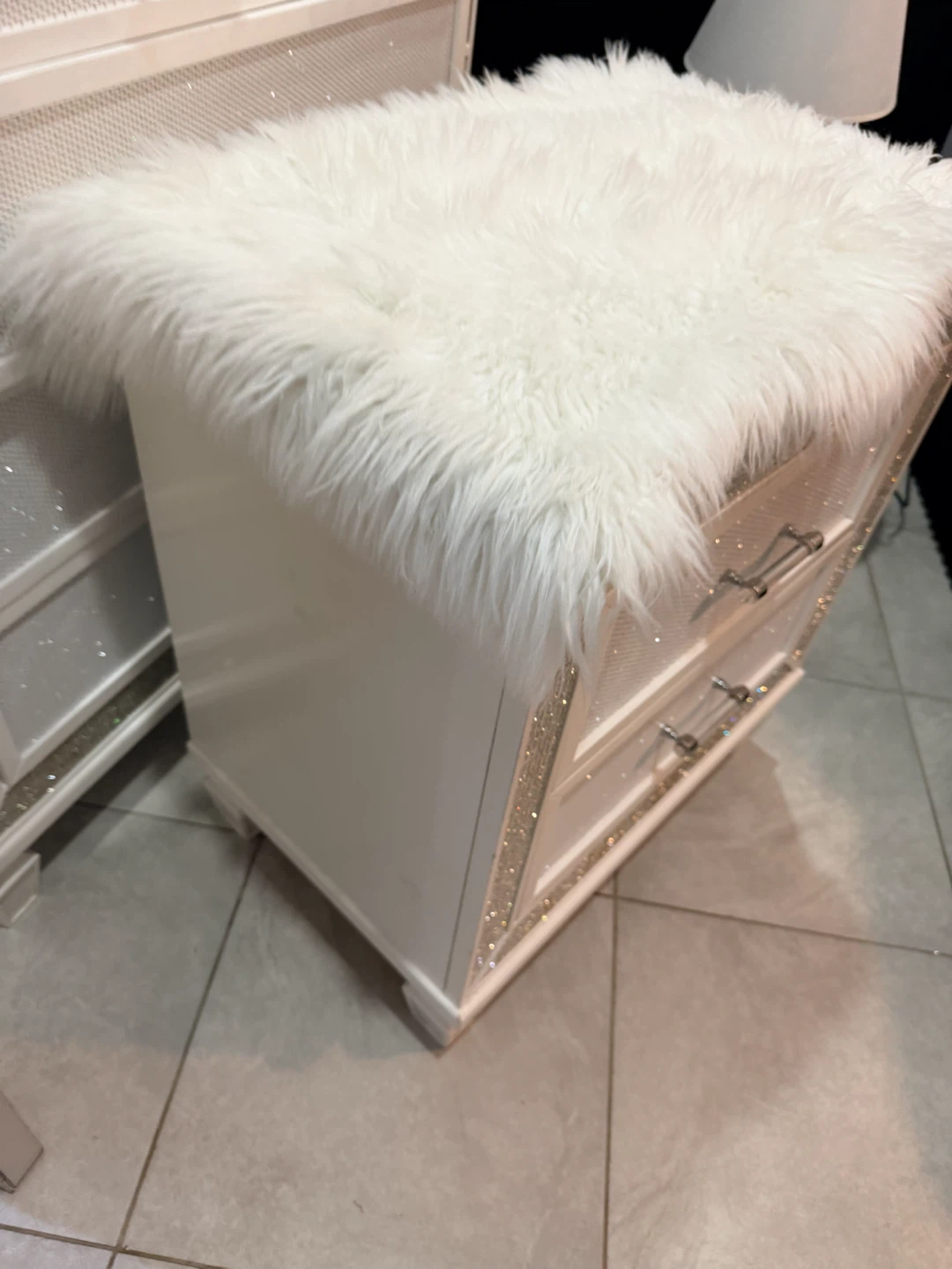 Glam Style White Mirrored Nightstand - photo 2