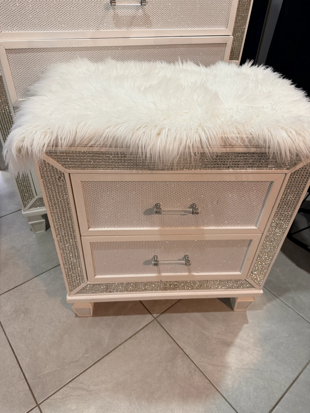 Glam Style White Mirrored Nightstand - photo 3