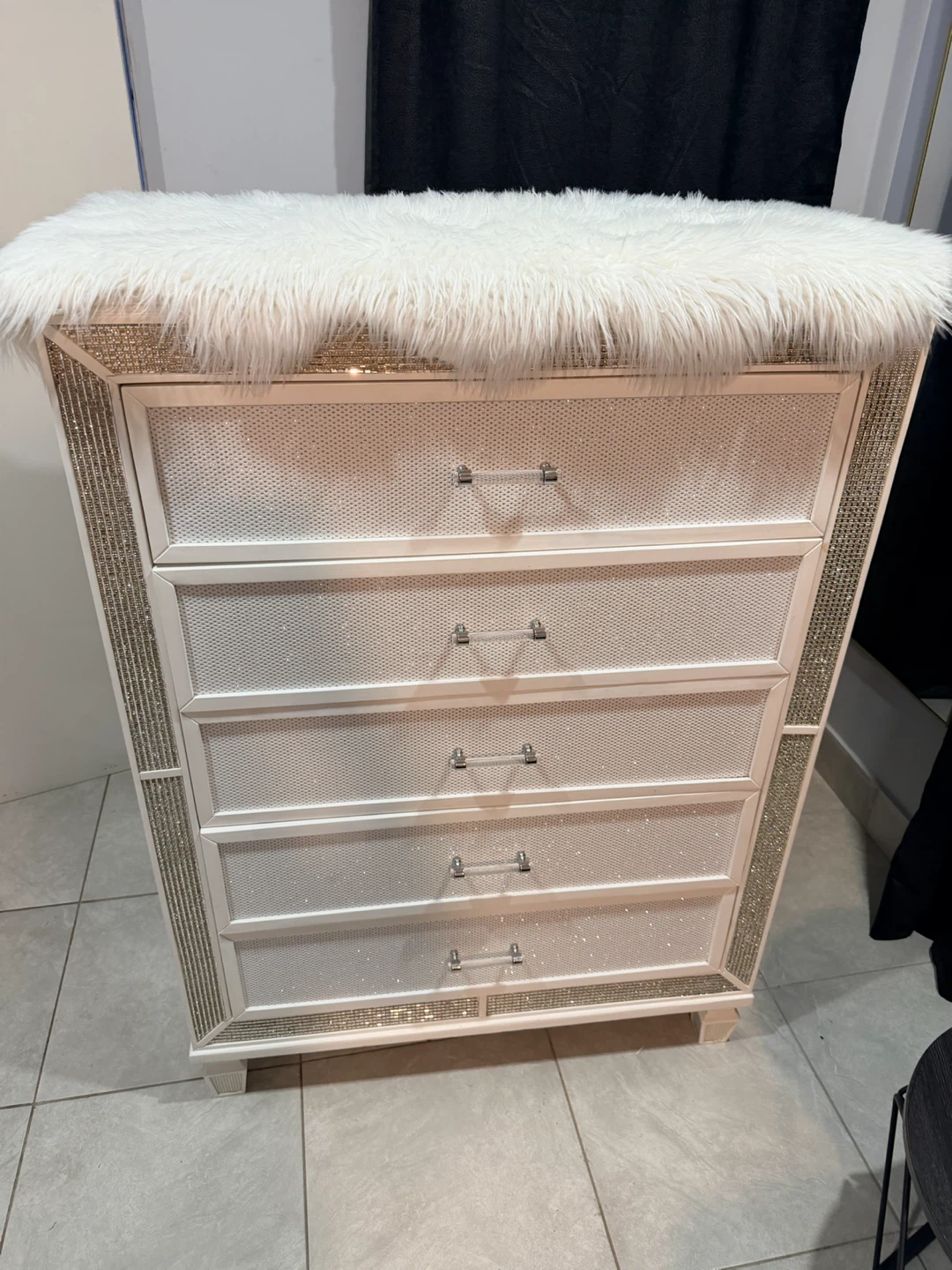 Glam Style 5-Drawer White Chest with Crystal Accents