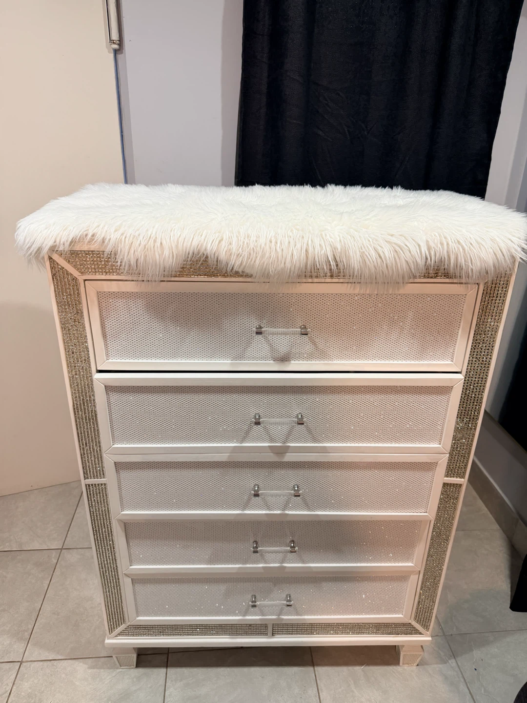 Glam Style 5-Drawer White Chest with Crystal Accents - photo 2