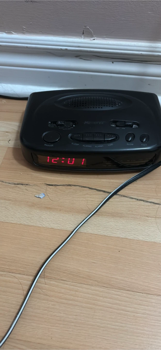Memorex Black AM/FM Alarm Clock Radio