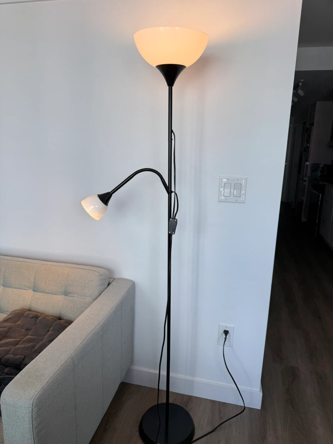 Ikea Floor Lamp with light bulbs included - photo 2