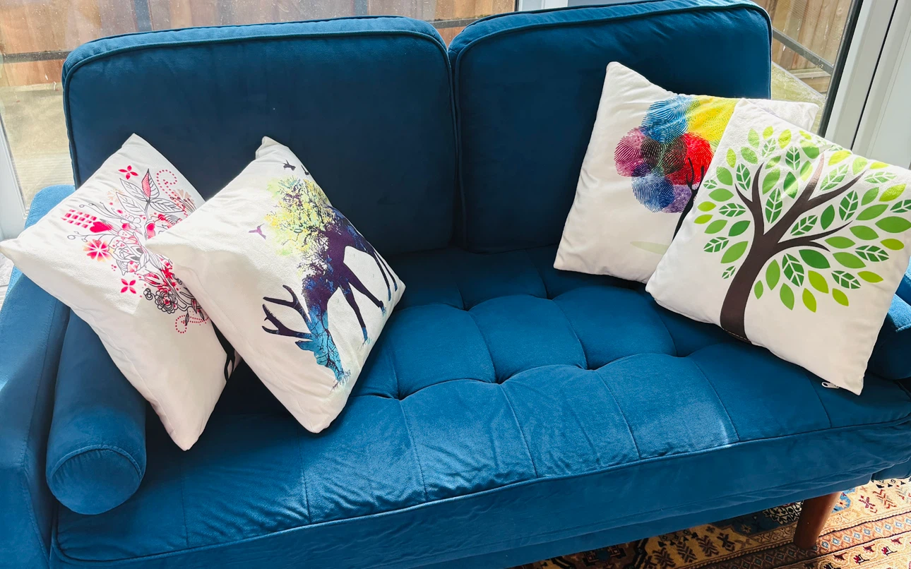 Beautiful Set of 4 Nature-Themed Throw Pillows - photo 4