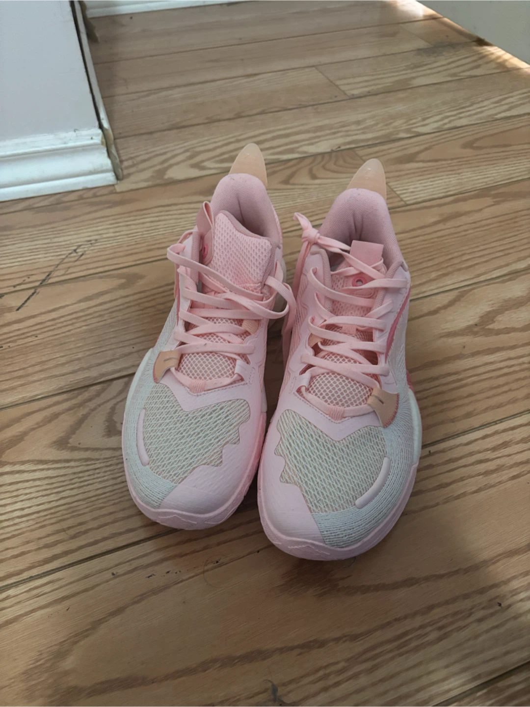 Anta Shock Wave 5 White Pink 10.5US