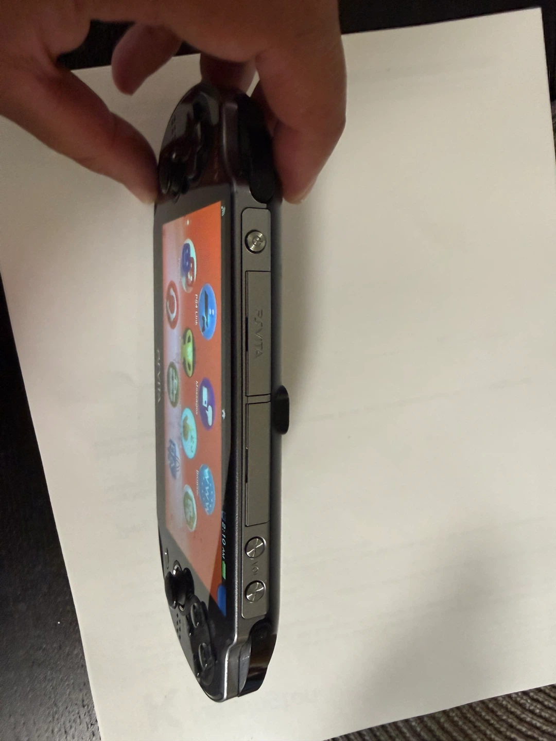 Sony PlayStation Vita PCH-1001 - photo 3