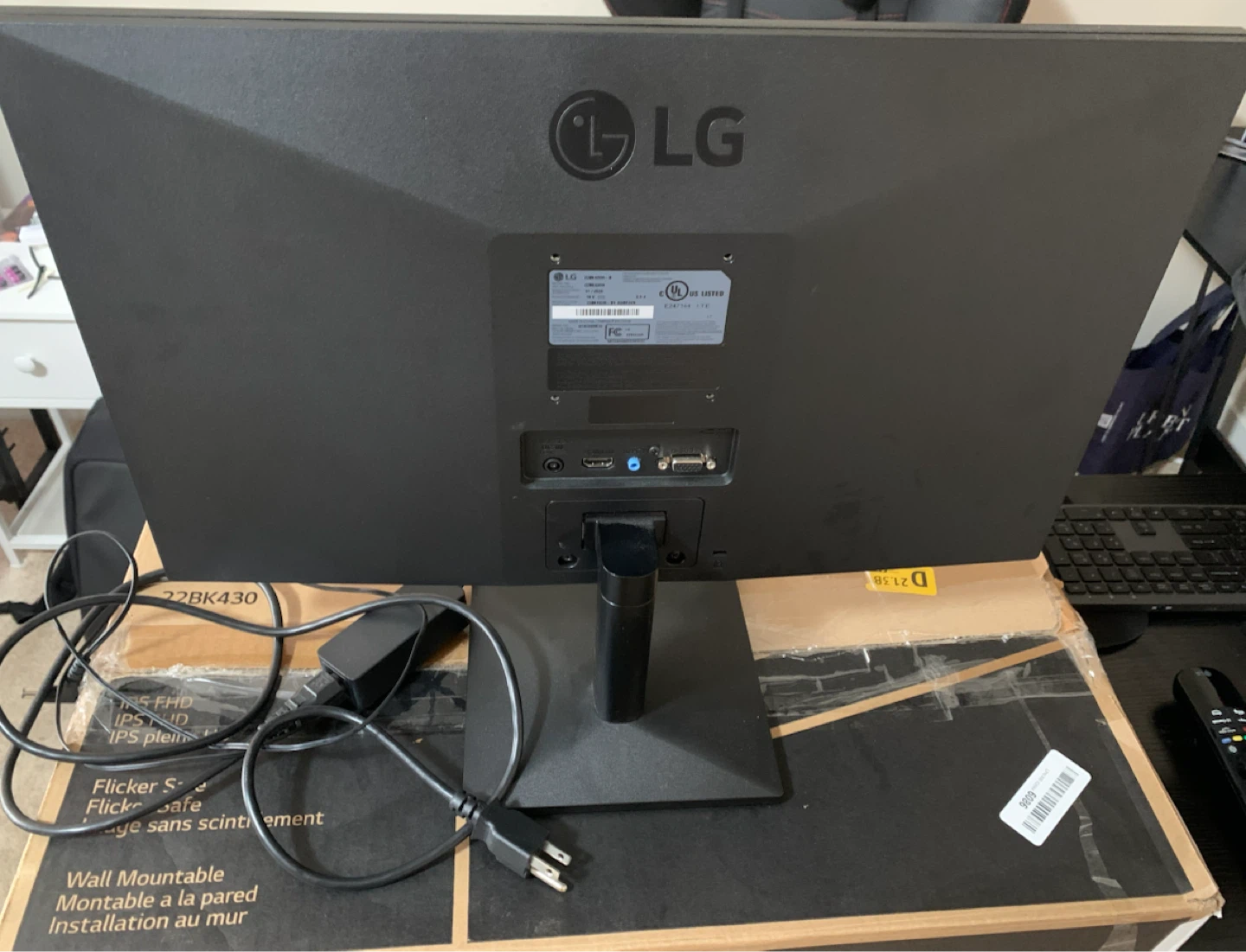 LG 22-inch FHD IPS Monitor - photo 4
