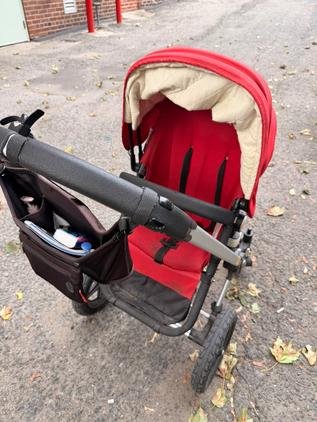 Bugaboo Stroller in Red, Manito protective rain cover - photo 3