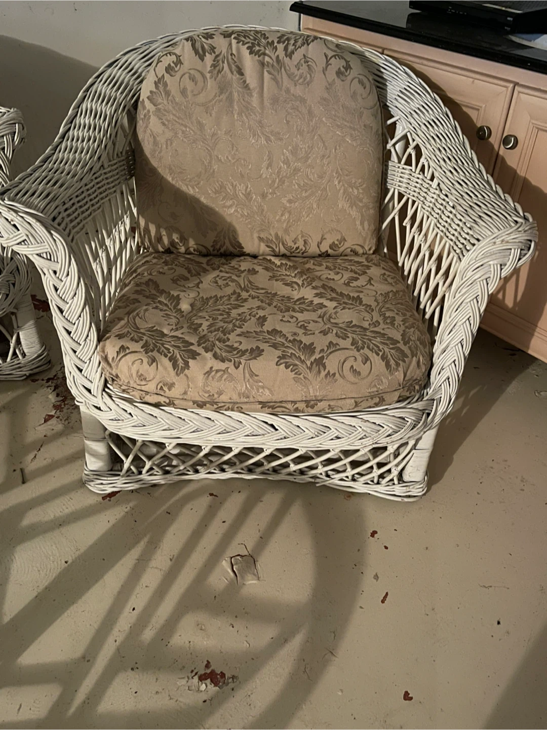 White Wicker Furniture Set - photo 3