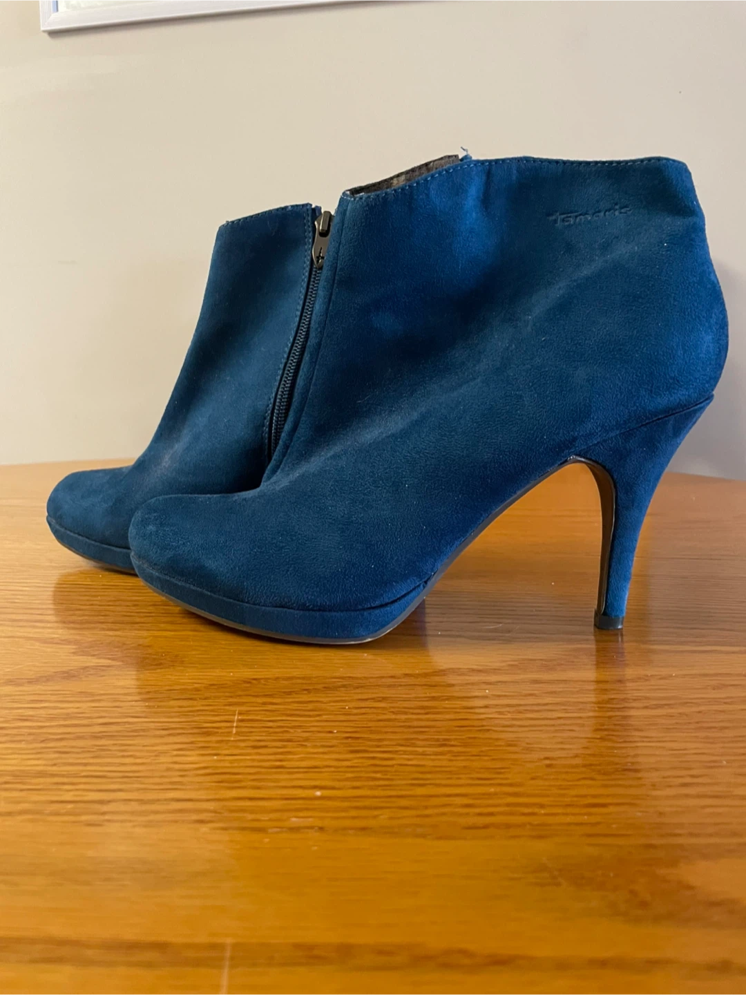 Tamaris Teal-Blue Suede Ankle Boots