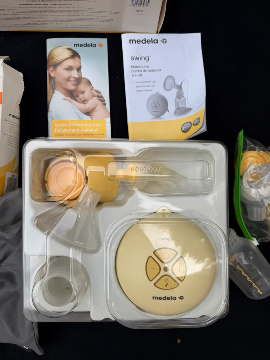 Medela Swing Single Breast Pump with Accessories - photo 3