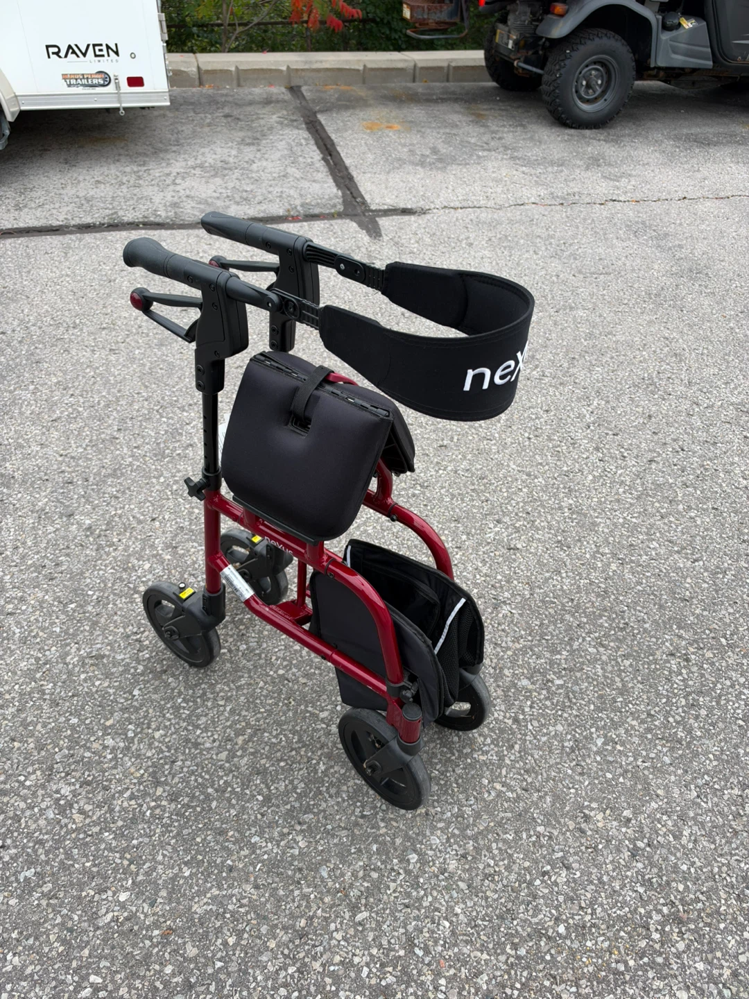NEXUS 3 LOW WALKER ROLLATOR - photo 2