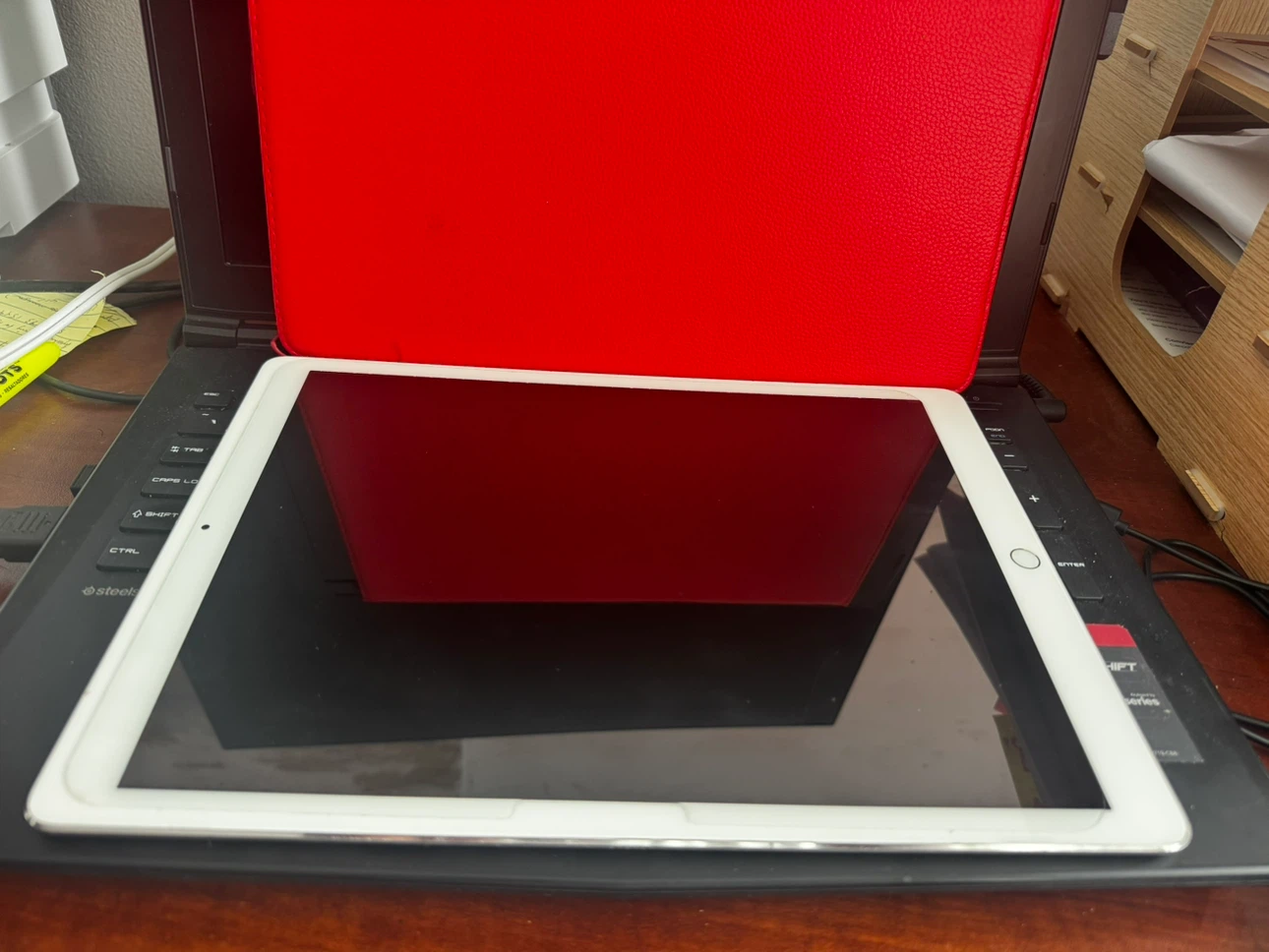 Apple iPad Pro 12.9-inch (2nd Gen) A1670 Silver