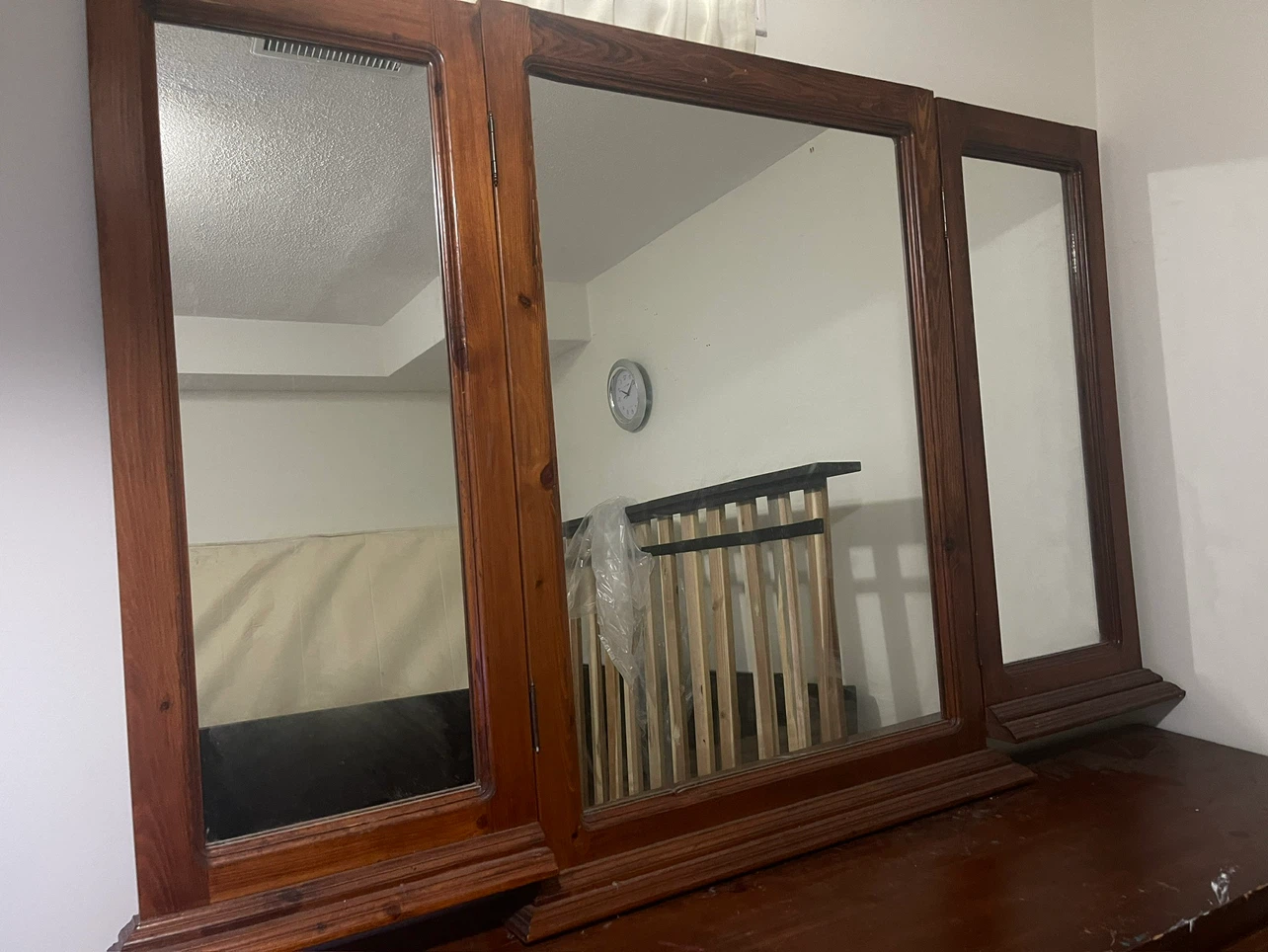Wooden Tri-Fold Dresser Mirror