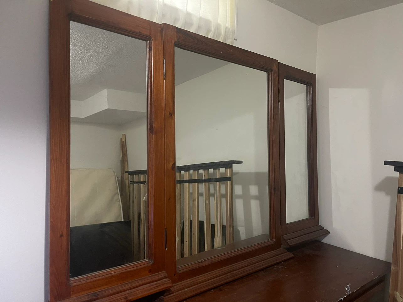 Wooden Tri-Fold Dresser Mirror - photo 2