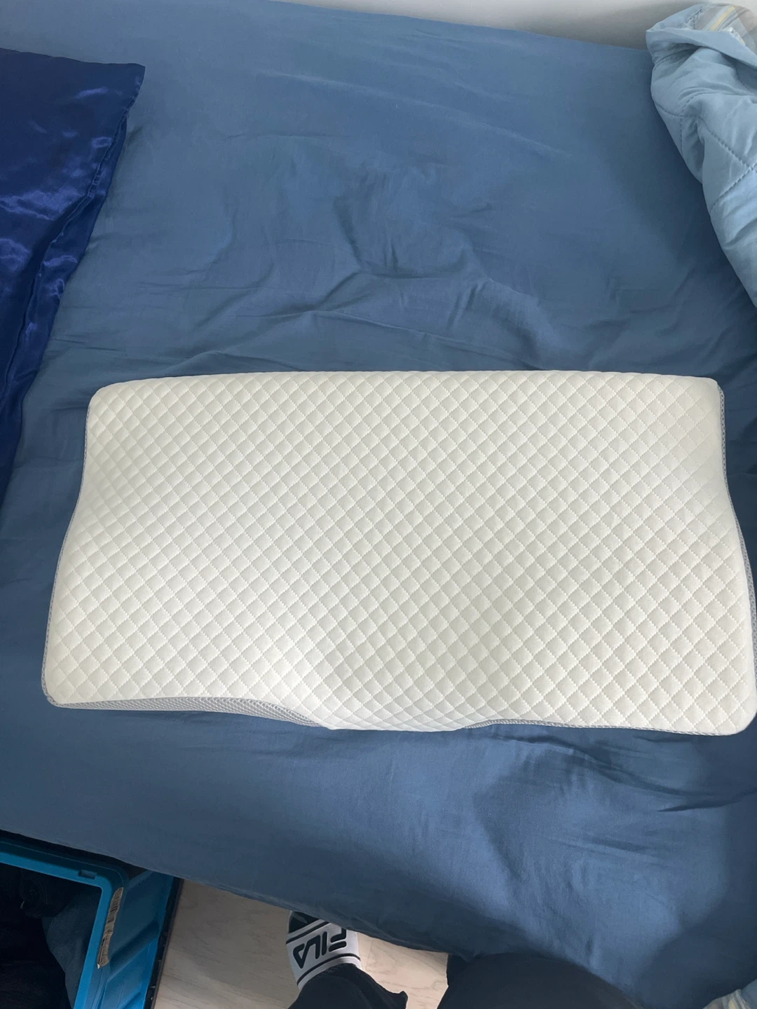 Contour Memory Foam Pillow
