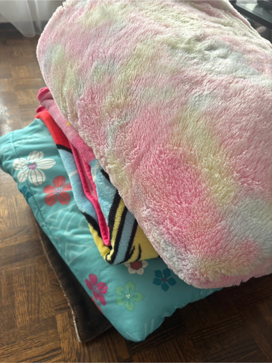 4 Plush Blankets