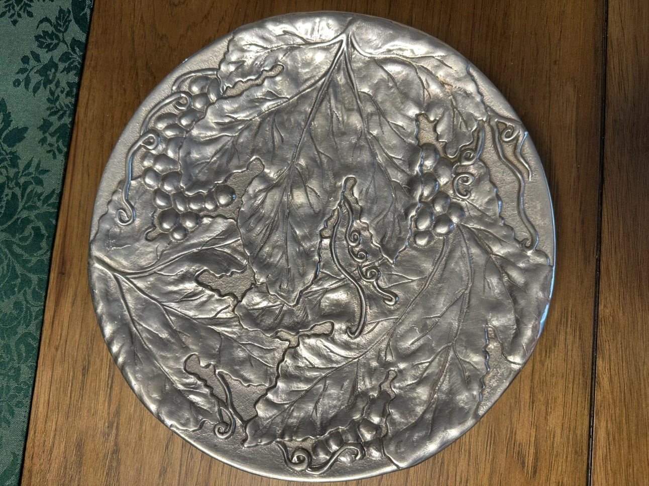 Beautiful Vintage Wilton Armetale Pewter Serving Tray / Platter