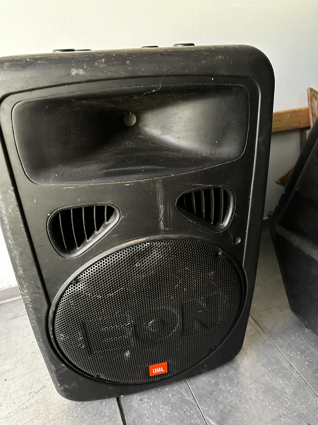 JBL EON15 G2 Powered Speaker
