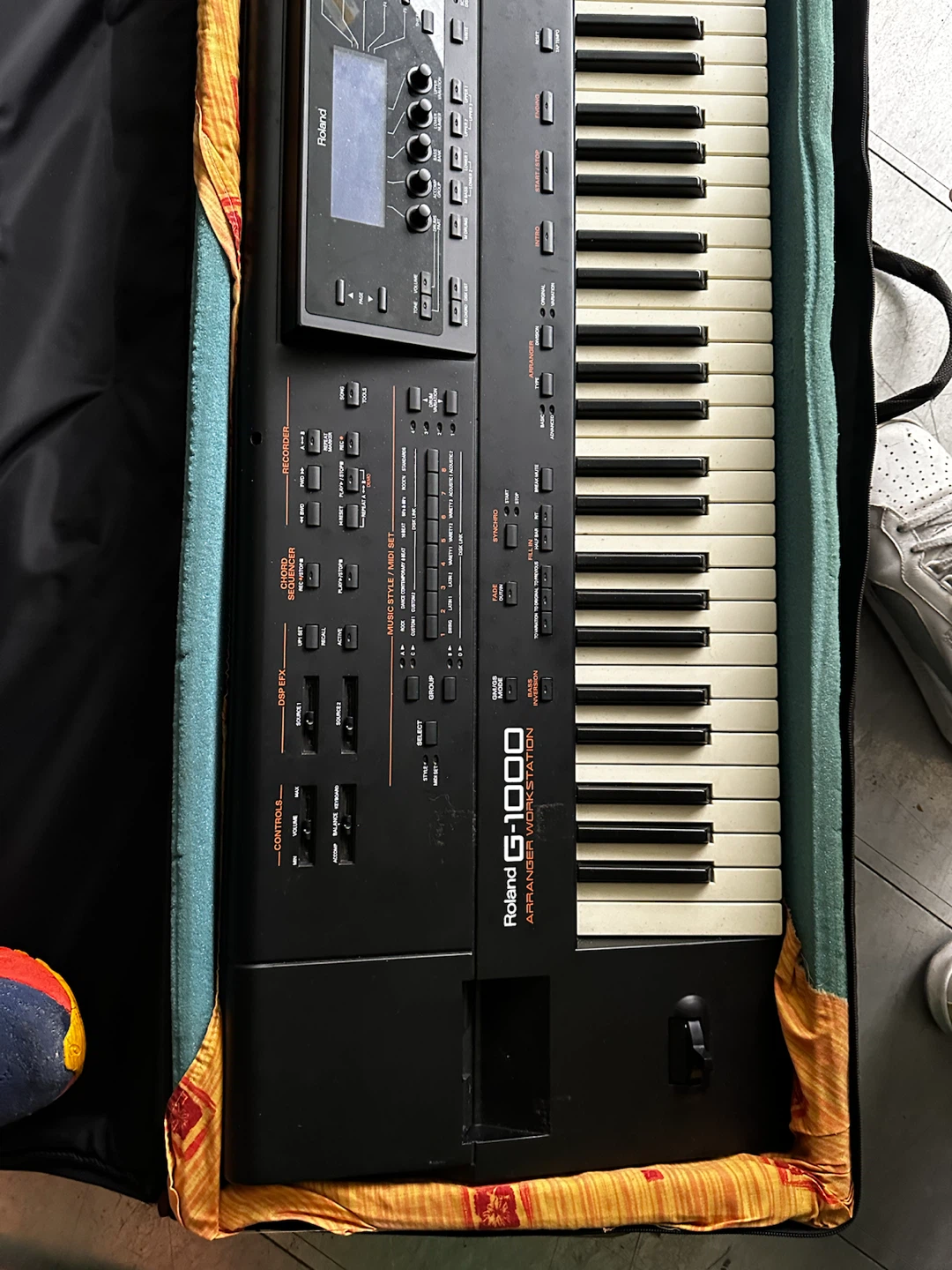 Roland G-1000 Arranger Workstation - photo 2