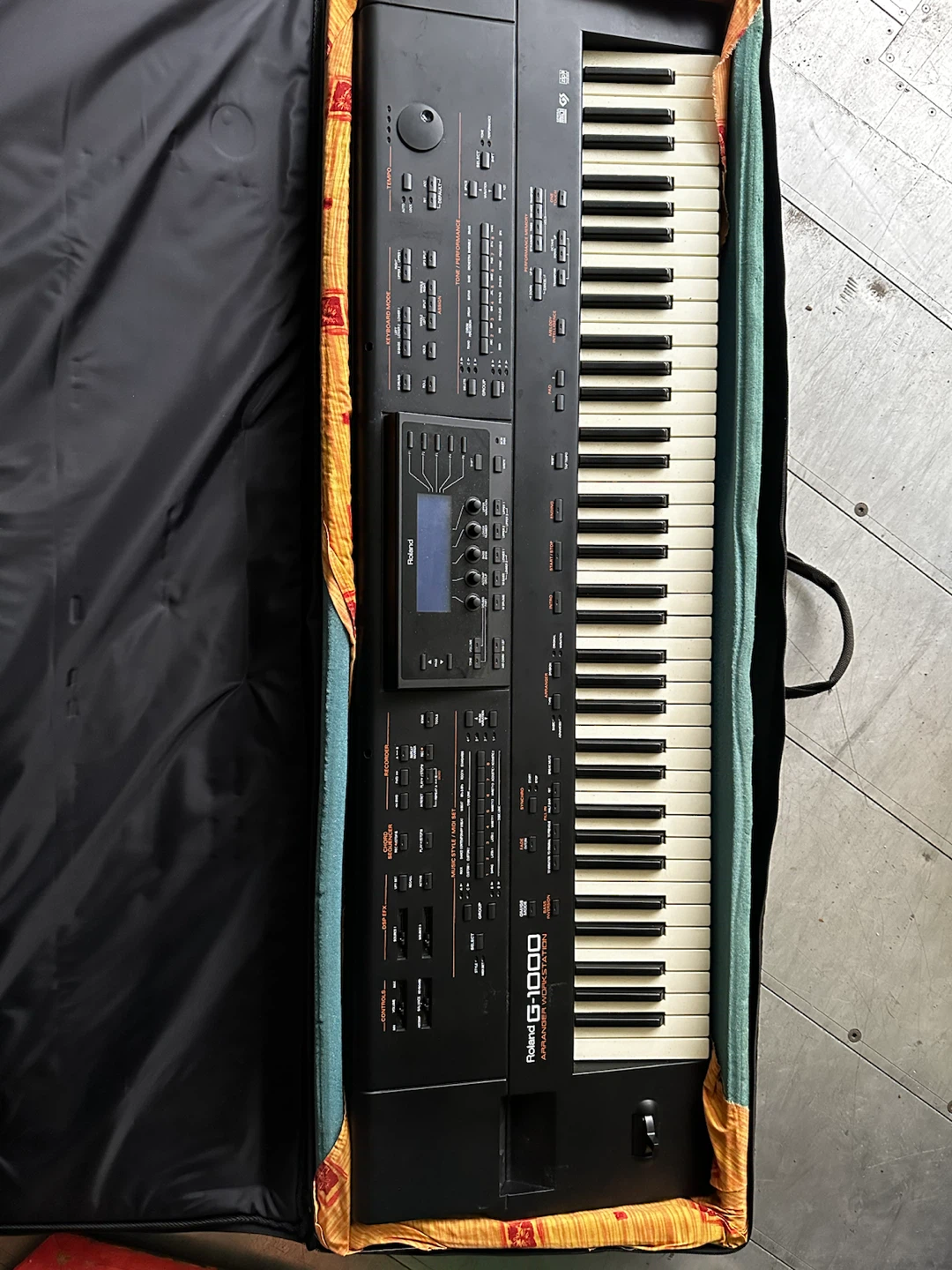 Roland G-1000 Arranger Workstation - photo 3