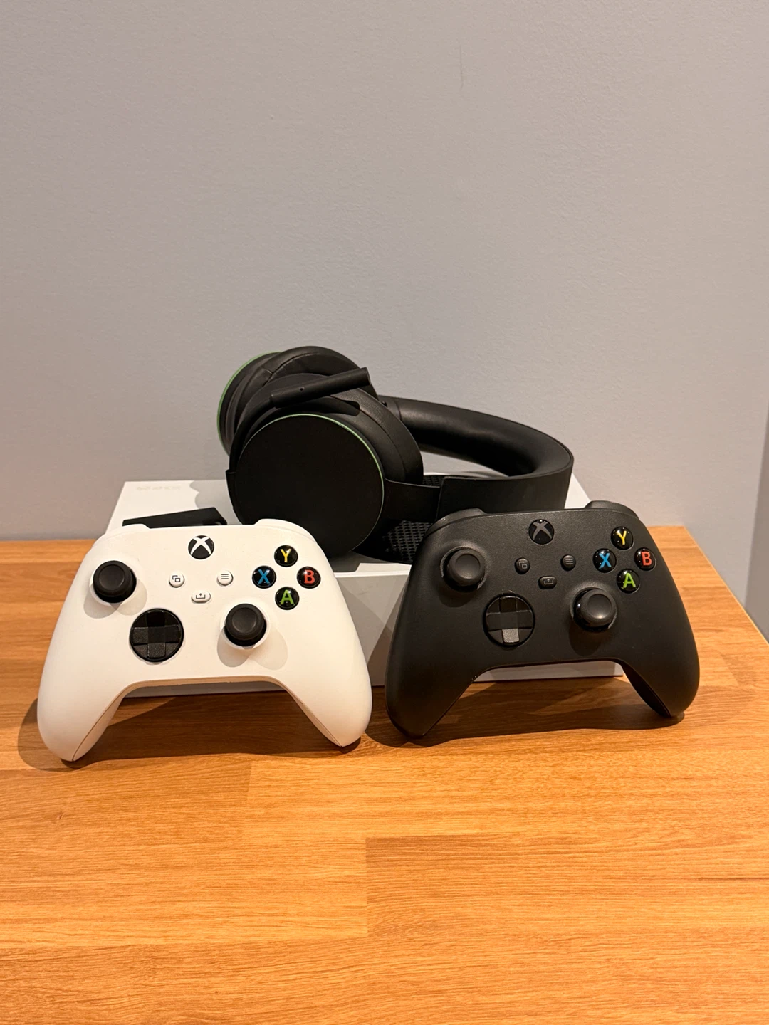 Xbox Series S Console Bundle - photo 2