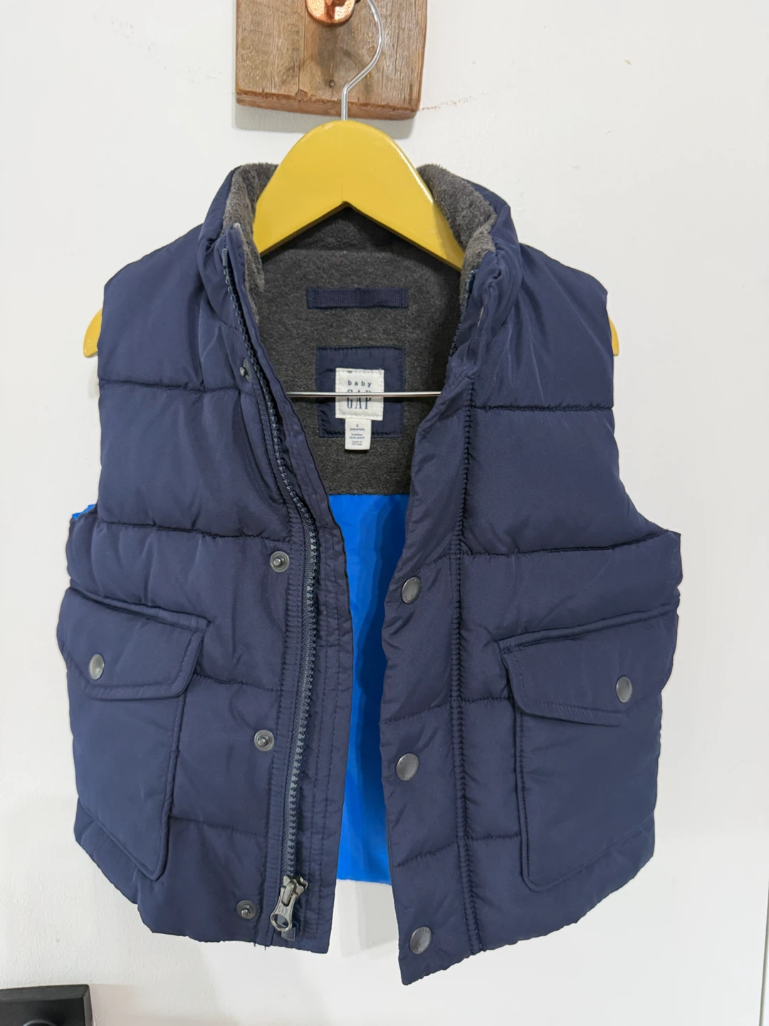 Size 2 GAP boys puffer vest