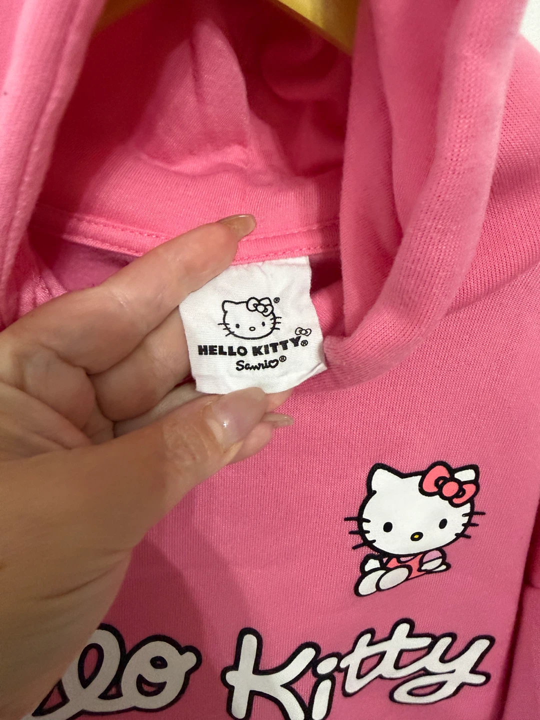 Size 14 Like new Hello Kitty sweater - photo 3