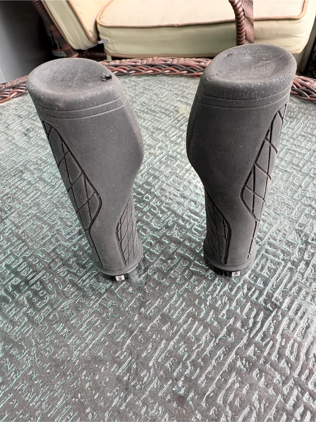 MEC Ergonomic Bicycle Handlebar Grips - photo 2
